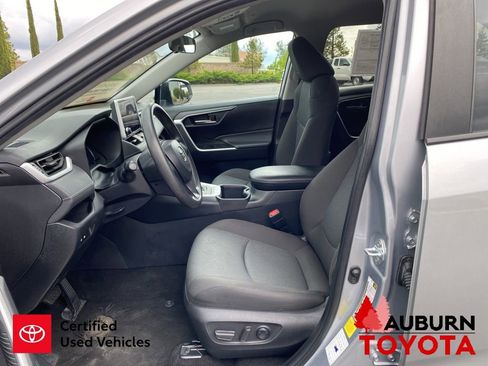 Used 2024 Toyota RAV4 XLE AWD/4WD image 30