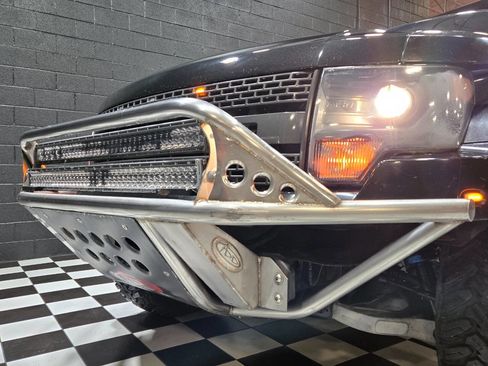 Used 2010 Ford F150 Raptor image 5