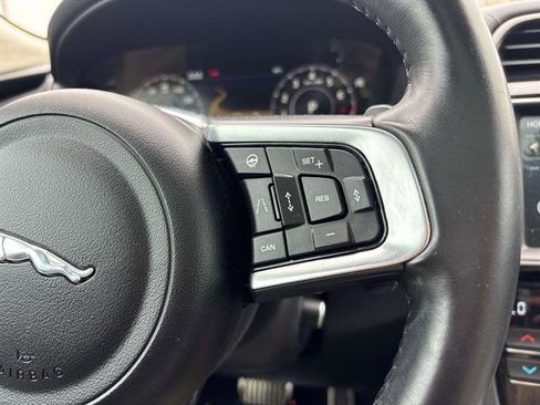 Used 2019 Jaguar F-PACE Prestige AWD/4WD image 20