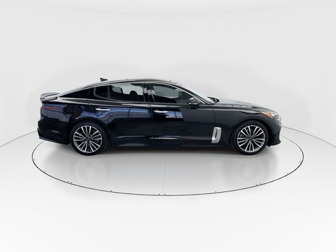 Used 2018 Kia Stinger Premium image 9