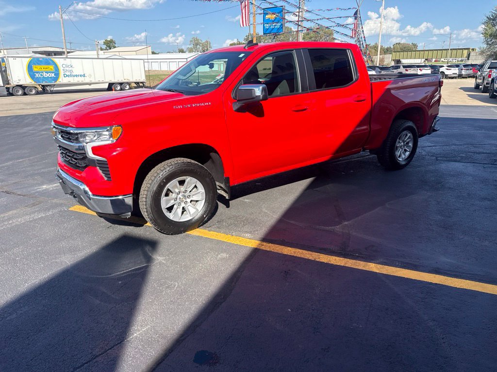 Used 2025 Chevrolet Silverado 1500 LT AWD/4WD image 9