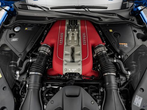 Used 2022 Ferrari 812 GTS RWD image 3
