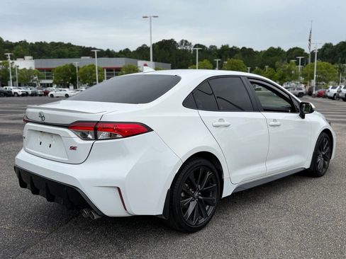 Used 2024 Toyota Corolla SE FWD image 3