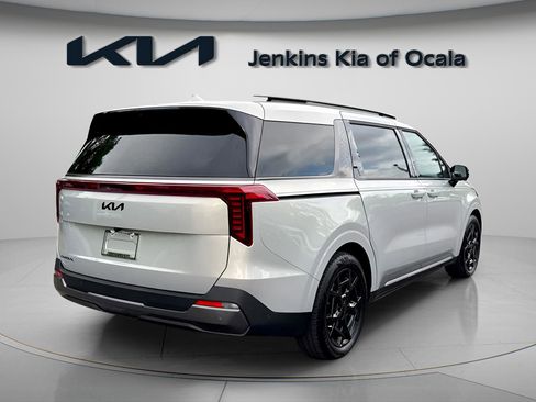 New 2025 Kia Carnival SX Prestige image 3