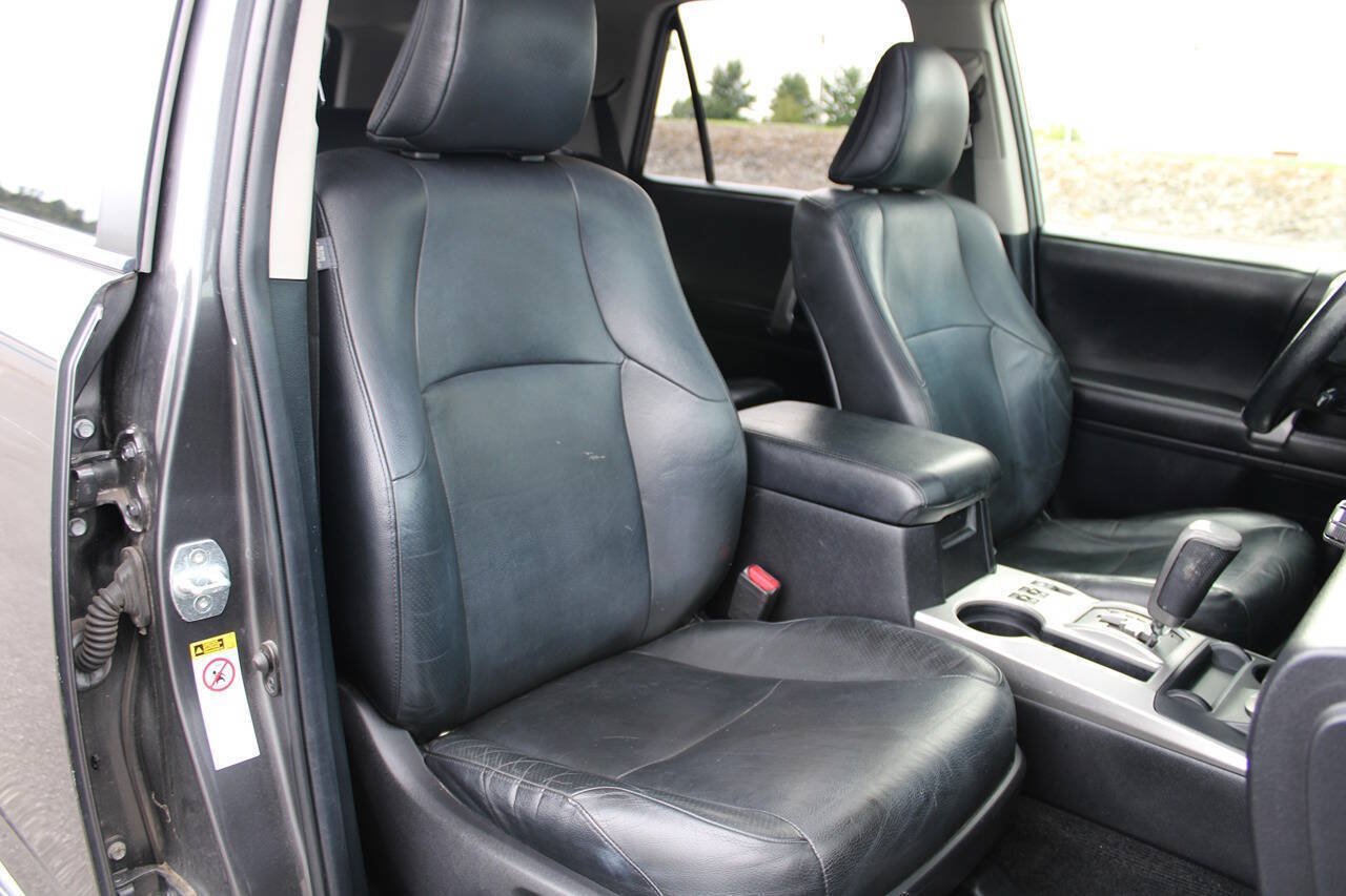 Used 2013 Toyota 4Runner Limited AWD/4WD image 22
