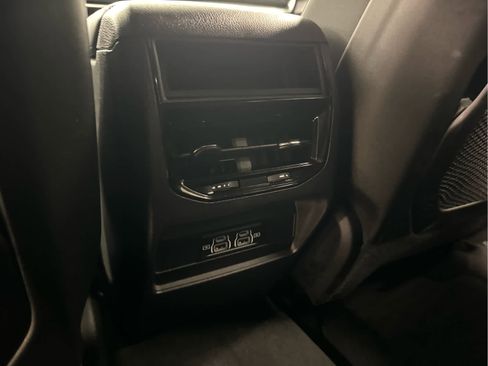Used 2024 Jeep Grand Cherokee Laredo AWD/4WD image 27