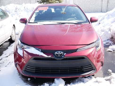 Certified 2023 Toyota Corolla LE image 4