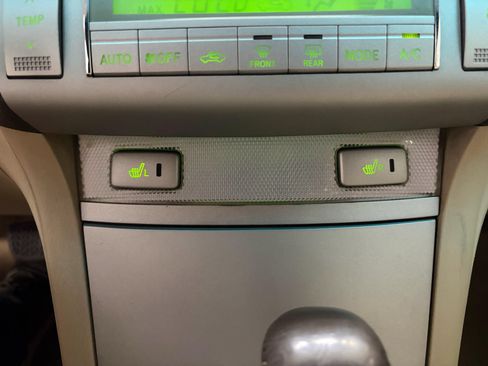 Used 2006 Toyota Solara SLE FWD image 15