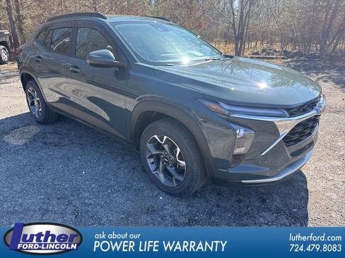 Used 2025 Chevrolet Trax LT w/ LT Convenience Package image 1