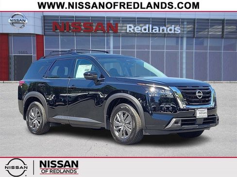 New 2025 Nissan Pathfinder SV image 1