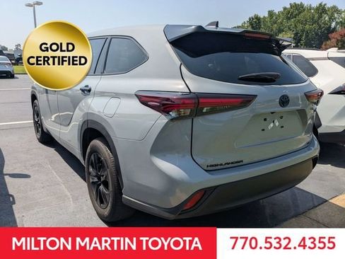 Certified 2024 Toyota Highlander LE FWD image 4
