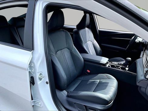 Used 2025 Toyota Camry XSE FWD image 23