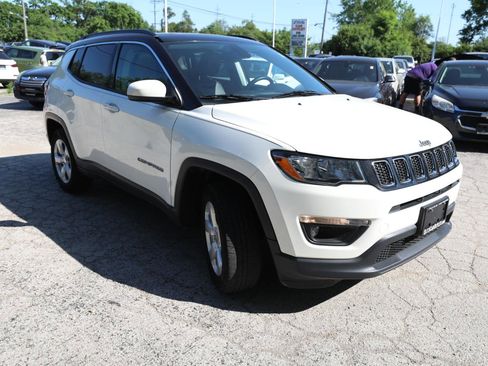 Used 2018 Jeep Compass Latitude w/ Popular Equipment Group AWD/4WD image 4