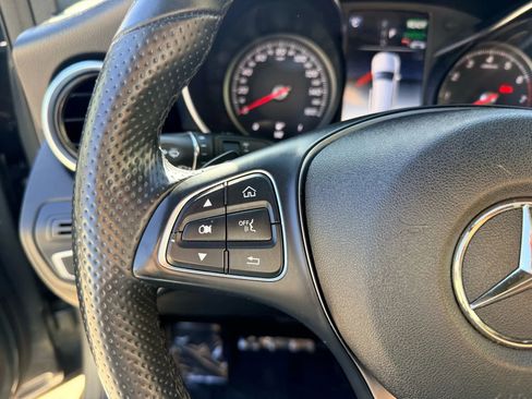 Used 2019 Mercedes-Benz GLC 350e 4MATIC image 25