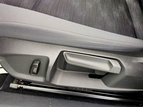 Used 2022 Volkswagen ID.4 Pro image 11