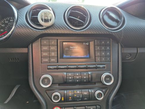 Used 2017 Ford Mustang Coupe image 16