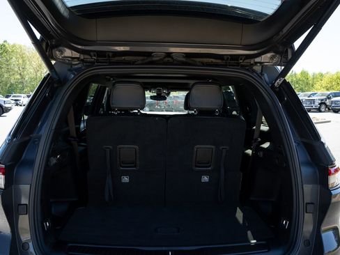 Used 2023 Jeep Grand Cherokee L Laredo AWD/4WD image 9