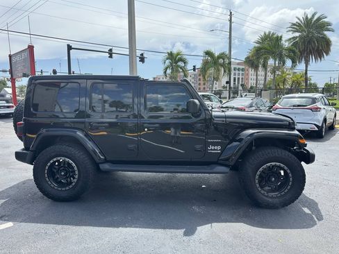 Used 2019 Jeep Wrangler Unlimited Sahara w/ LED Lighting Group AWD/4WD image 2