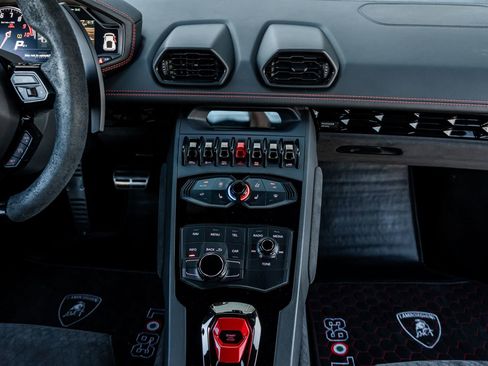 Used 2017 Lamborghini Huracan LP 610-4 Avio image 35