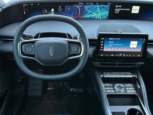 New 2026 Lincoln Nautilus Premier AWD/4WD image 13