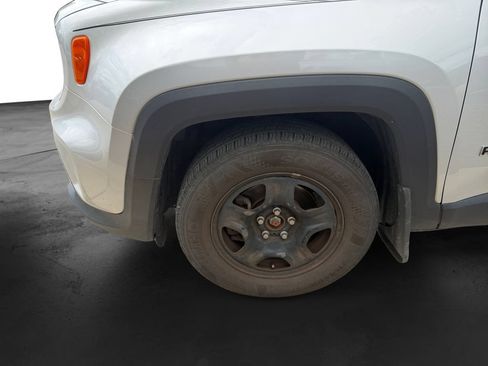 Used 2020 Jeep Renegade Sport w/ UConnect 7.0 Group FWD image 12