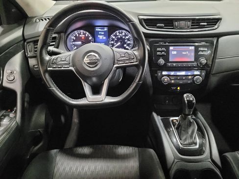 Used 2017 Nissan Rogue SV AWD/4WD image 22