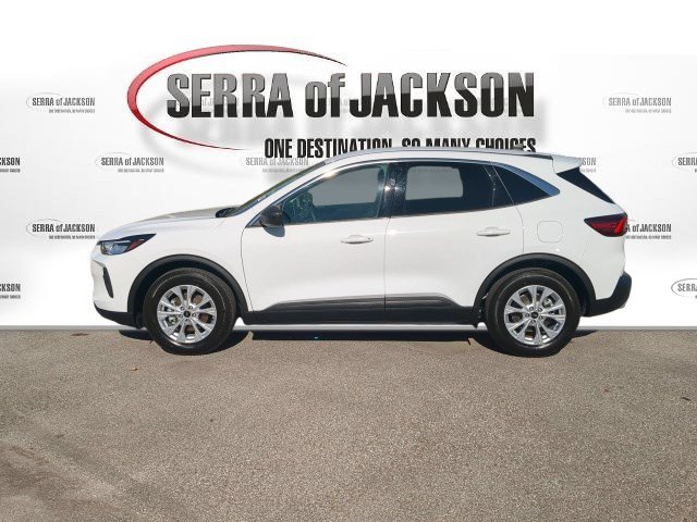 Used 2024 Ford Escape Active FWD image 3
