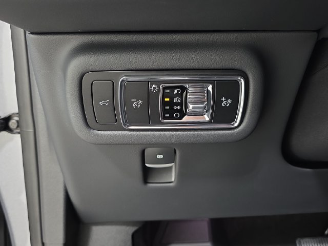 New 2026 Lincoln Nautilus Premier AWD/4WD image 23