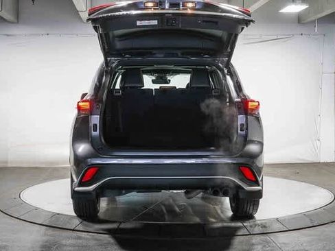 Certified 2022 Toyota Highlander XSE image 28