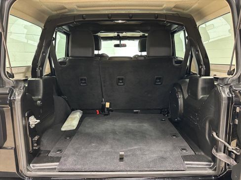 Used 2020 Jeep Wrangler Unlimited Sport S image 38