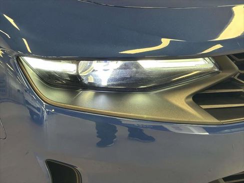 Used 2023 Chevrolet Camaro LT w/ Technology Package image 8