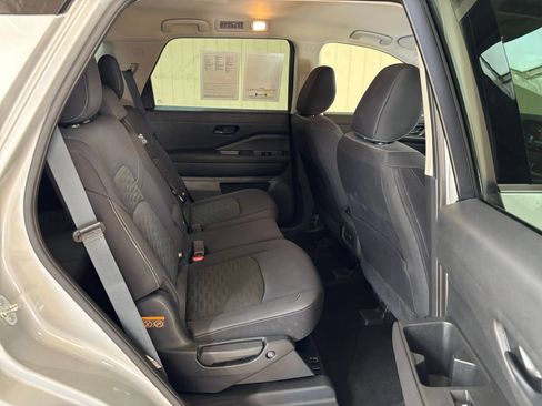Used 2025 Nissan Pathfinder SV FWD image 23