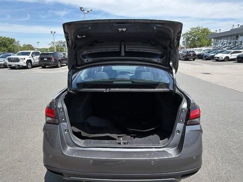 Used 2023 Nissan Versa SV FWD image 10
