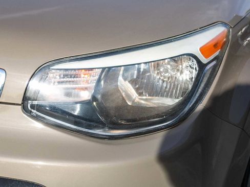 Used 2014 Kia Soul + image 8