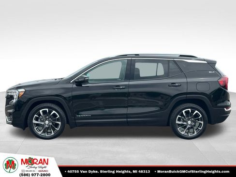 Certified 2024 GMC Terrain SLT FWD image 2