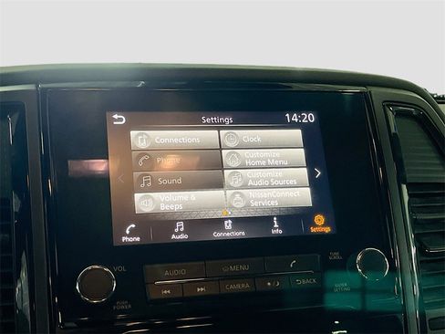 Used 2023 Nissan Titan SV w/ SV Convenience Package image 13