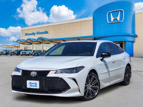 Used 2019 Toyota Avalon XSE FWD image 1