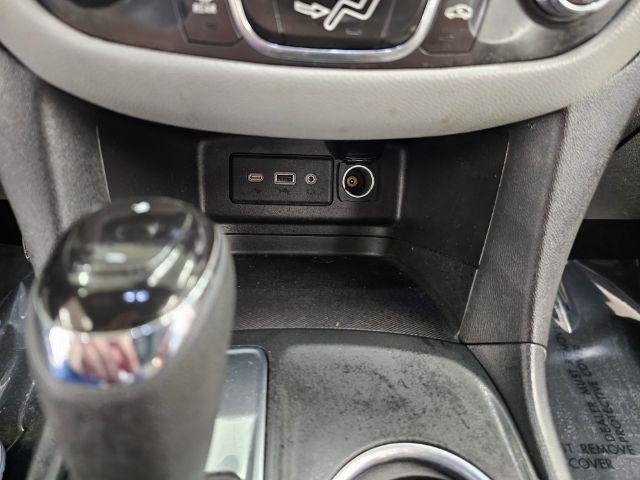 Used 2021 Chevrolet Equinox LS w/ LS Convenience Package FWD image 24