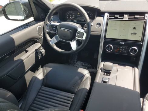 New 2026 Land Rover Discovery S AWD/4WD image 15