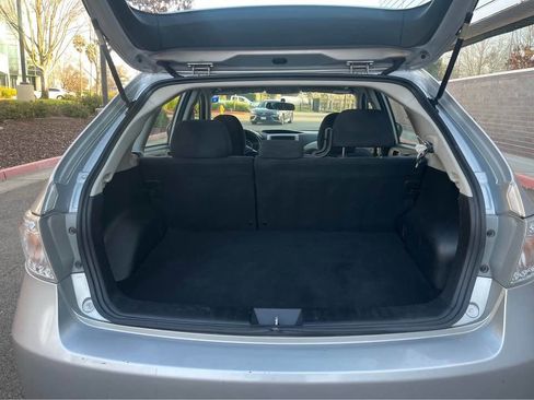 Used 2010 Subaru Impreza 2.5i Premium image 17