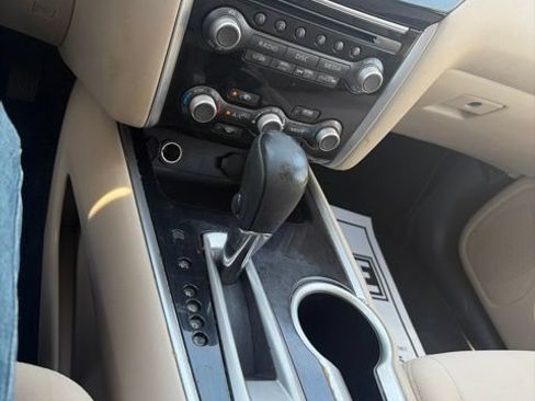 Used 2017 Nissan Pathfinder SV FWD image 25