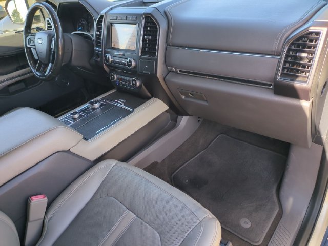 Used 2018 Ford Expedition Limited w/ Equipment Group 302A AWD/4WD image 19
