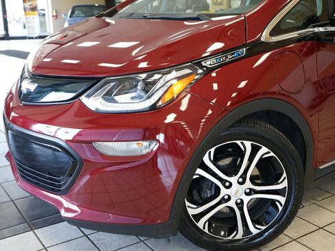 Used 2018 Chevrolet Bolt Premier w/ Driver Confidence II Package FWD image 21