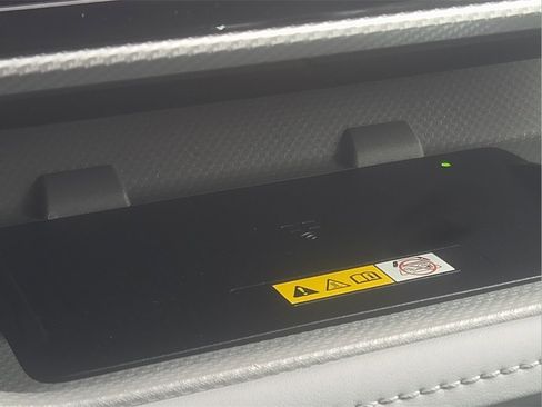 Used 2024 Toyota Highlander Platinum image 13