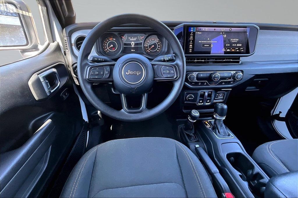 Certified 2025 Jeep Wrangler Sport AWD/4WD image 5