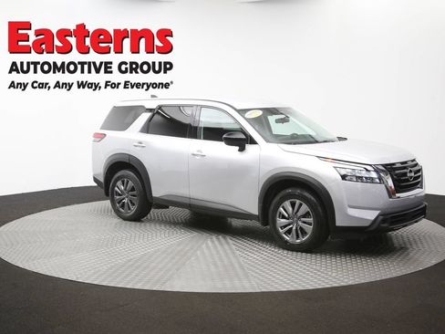 Used 2023 Nissan Pathfinder S AWD/4WD image 47