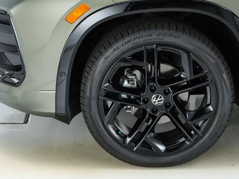 New 2026 Volkswagen Tiguan SE R-Line FWD image 5