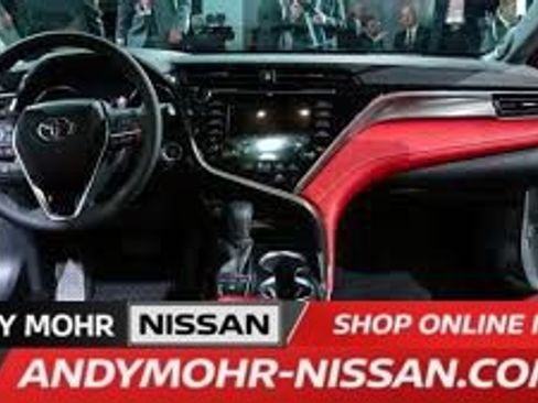 Used 2018 Toyota Camry XSE image 3