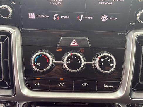 Used 2023 Kia Sorento LX FWD image 31