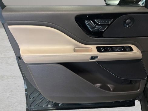 Used 2022 Lincoln Aviator Reserve w/ Equipment Group 201A image 10
